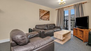 Apartemen, kamar mandi pribadi | Area keluarga