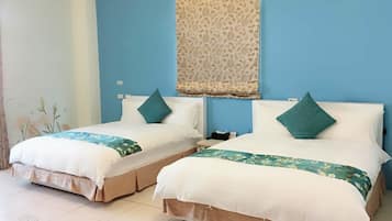 Chambre Quadruple Affaires | Bureau, Wi-Fi gratuit, draps fournis