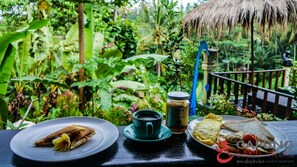 Alimentos y bebidas