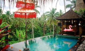 Outdoor pool, an infinity pool, pool umbrellas - Capung Sakti Villas – By Fair Future Foundation (Ubud)