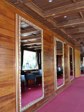 Interior - Compass River City Botel (Belgrade)