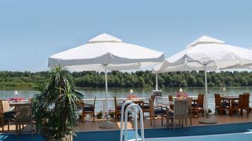 Innenpool, AuĂenpool