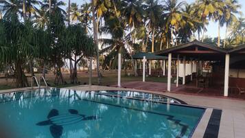 Outdoor pool, pool loungers