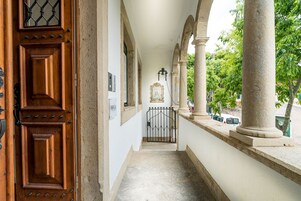 Entrada al alojamiento