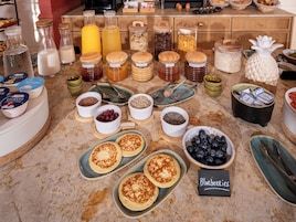 Desayuno bufé gratuito y diario