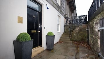 Deluxe Room, 3 Bedrooms | Terrace/patio
