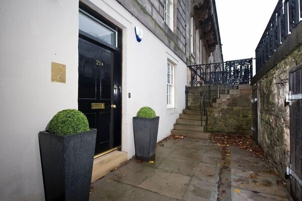 Deluxe Room, 3 Bedrooms | Terrace/patio