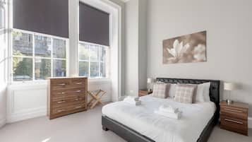 Classic Apartment, 2 Bedrooms | 1 bedroom, desk, iron/ironing board, travel cot