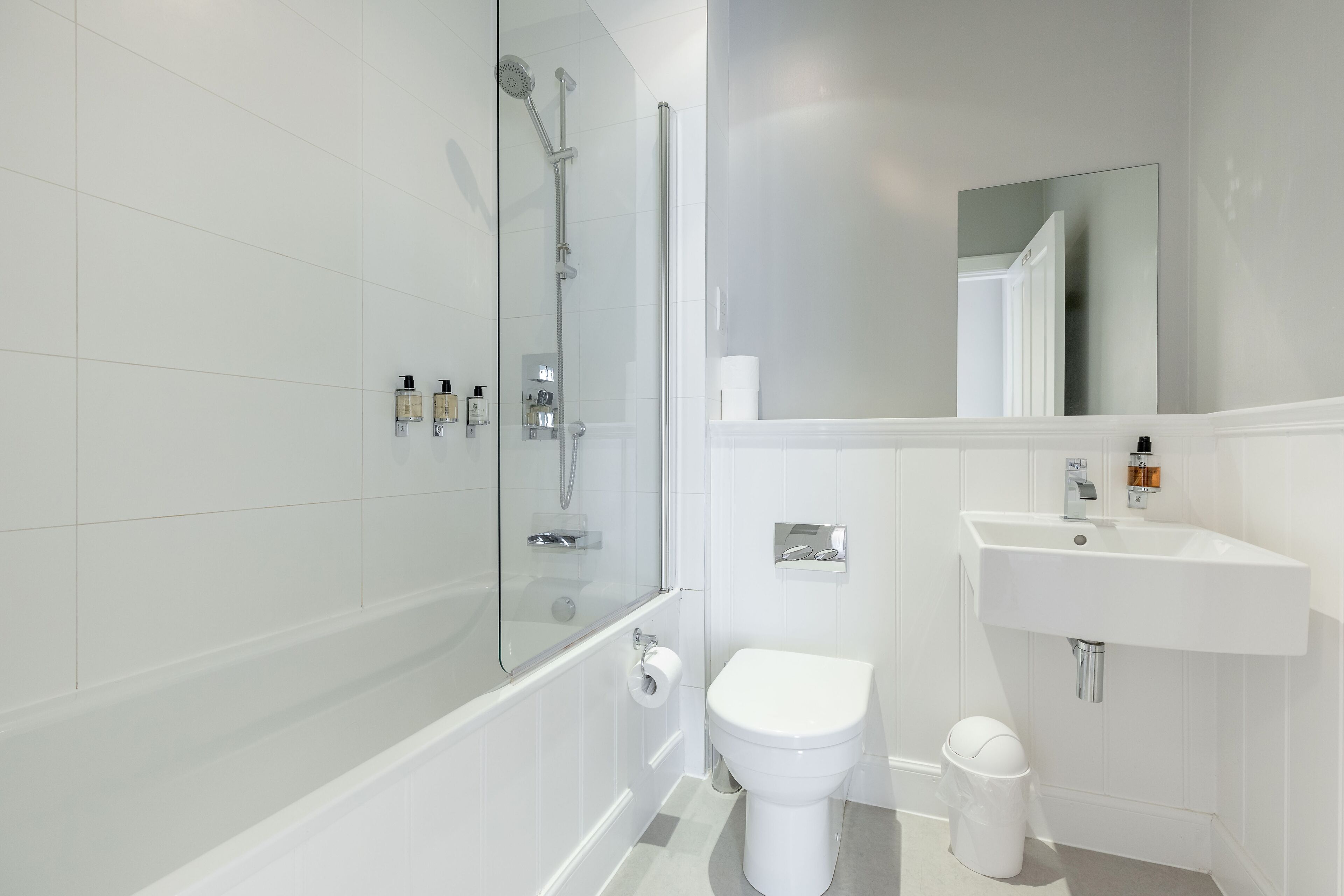 Classic Apartment, 2 Bedrooms | Bathroom | Free toiletries, hair dryer, towels, soap