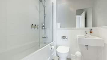 Classic Apartment, 2 Bedrooms | Bathroom | Free toiletries, hair dryer, towels, soap
