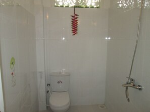 Superior-Apartment, 2 Schlafzimmer | Badezimmer | Dusche, Hydromassagedusche, Haartrockner, Handtücher