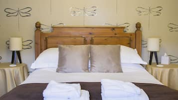 Principal double room 7, bath | Iron/ironing board, free WiFi, bed sheets