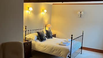 Superior Double Room, 1 King Bed (15) | Iron/ironing board, free WiFi, bed sheets