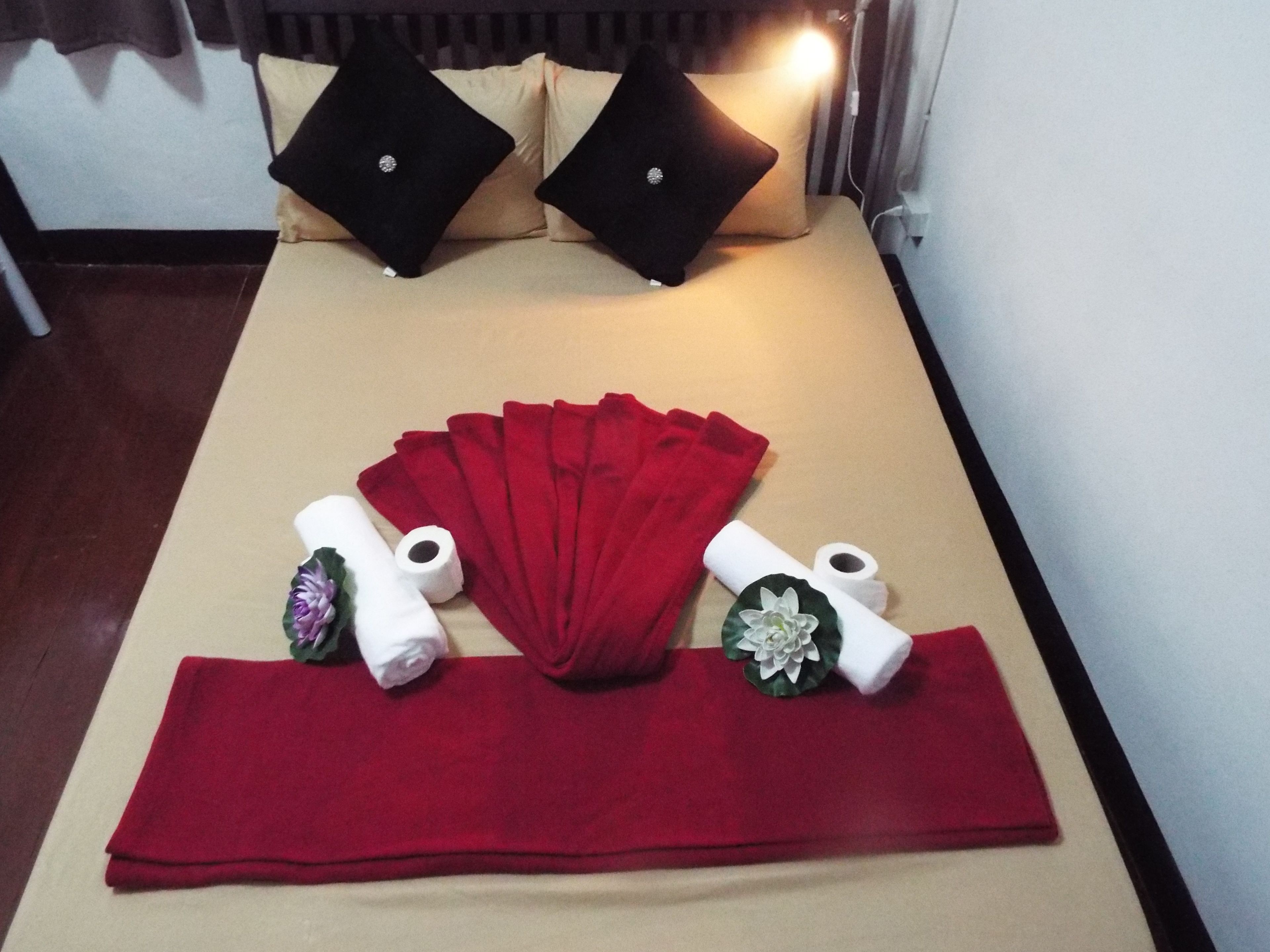 2 bedrooms, laptop workspace, free WiFi, bed sheets