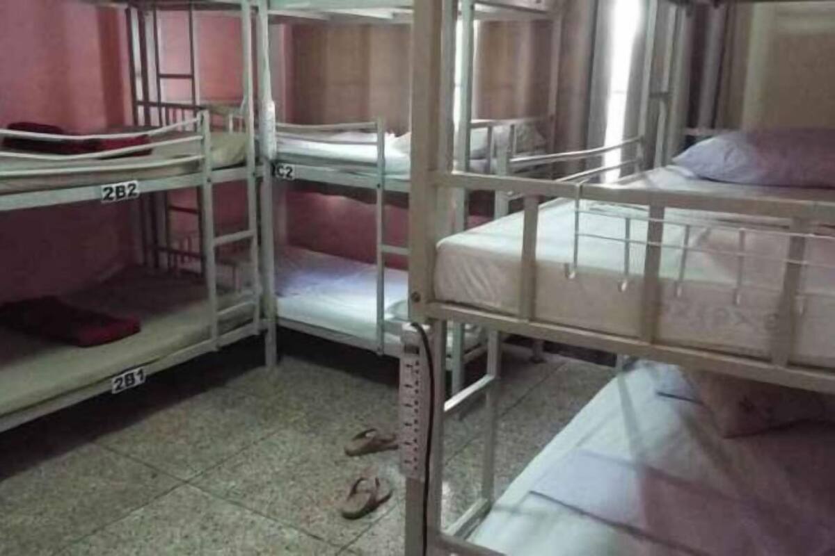 2 bedrooms, desk, laptop workspace, free WiFi
