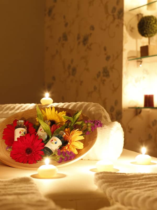 Couples treatment rooms, sauna, hot tub, steam room, Turkish bath