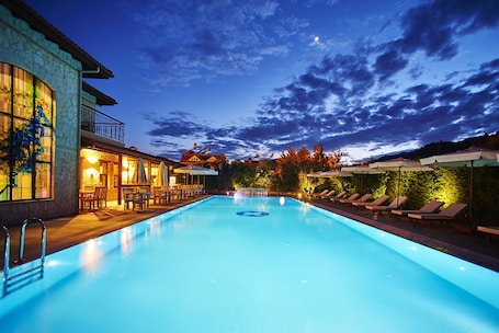 Servizio di colazione, pranzo e cena. Renka Hotel & Spa