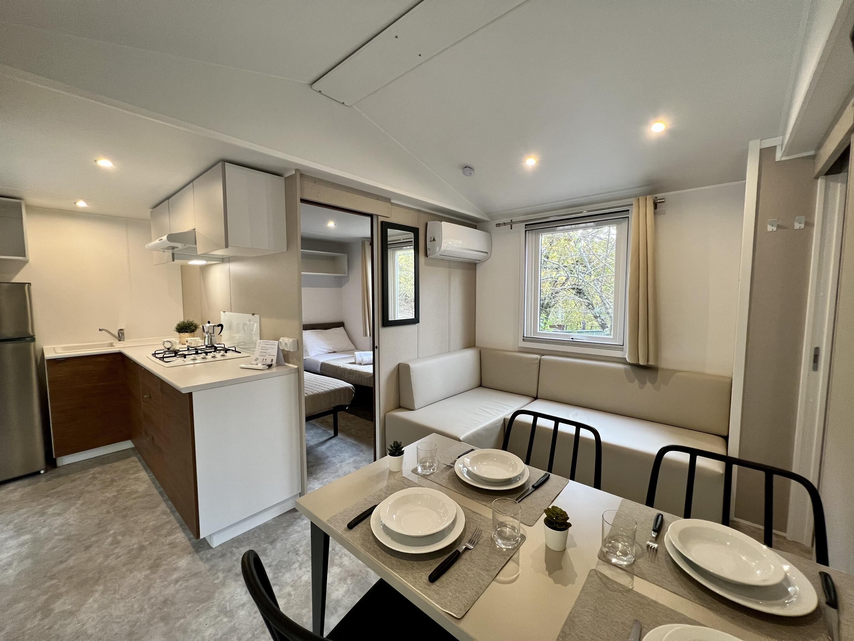 Superior MobilHome | Wohnbereich | Tischtennisplatte