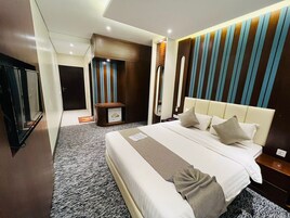 Caja de seguridad en la habitación y escritorio 