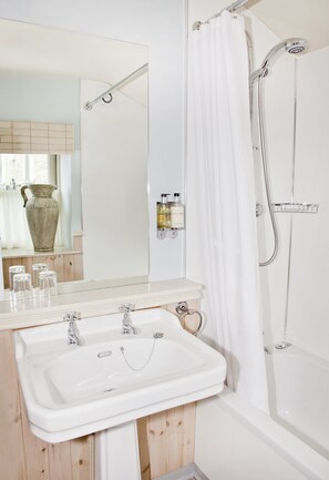 Superior double room 11, bath/shower | Bathroom | Free toiletries, hair dryer, towels