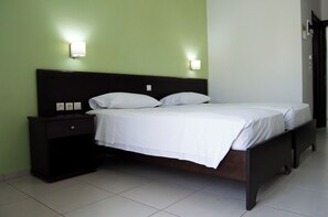 In-room safe, iron/ironing board, free cots/infant beds, rollaway beds - Rio Hotel (Kos)