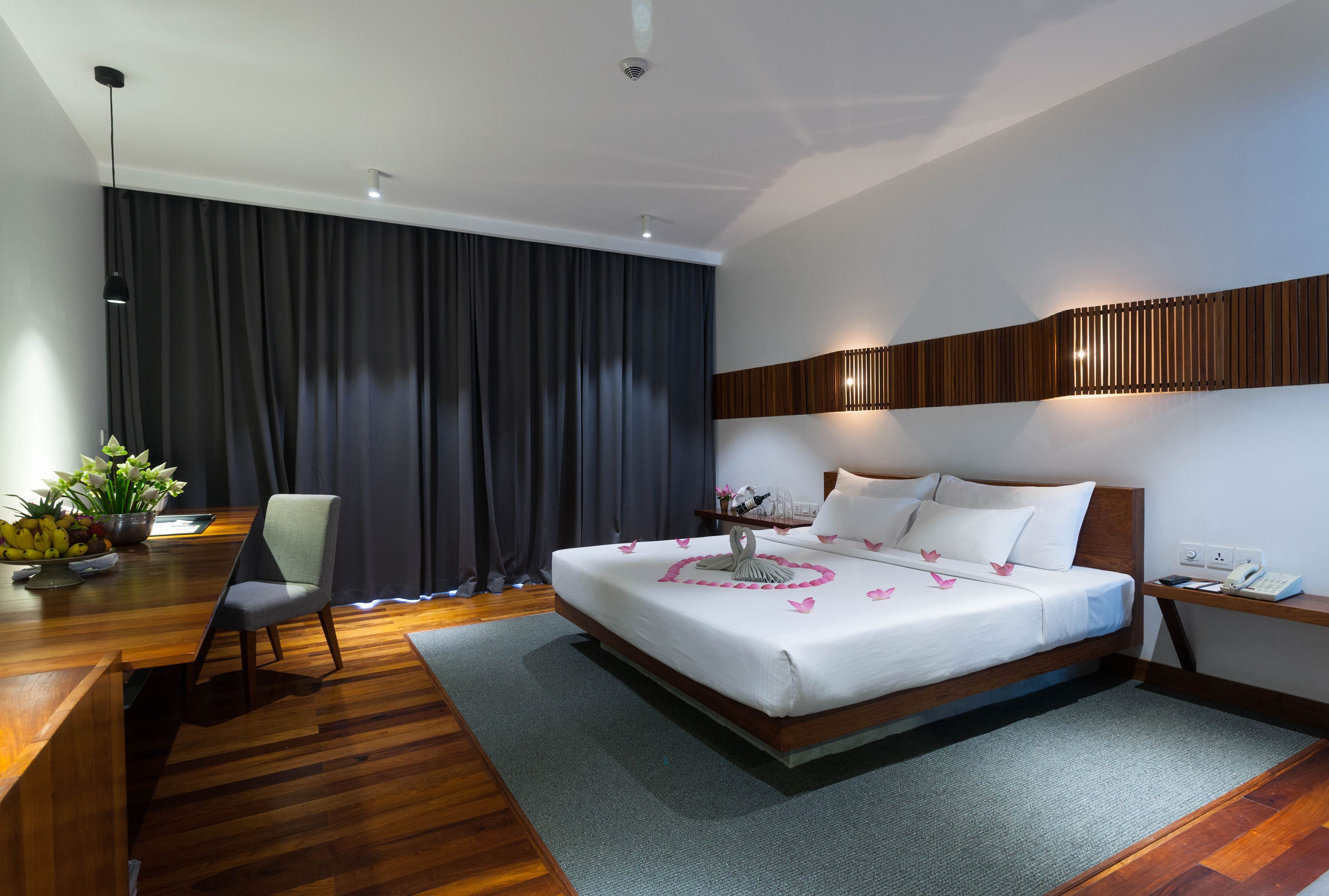 minibar, in-room safe, desk, iron/ironing board