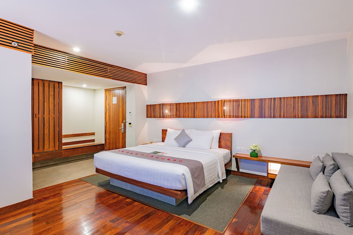 Deluxe Double Room Pool View