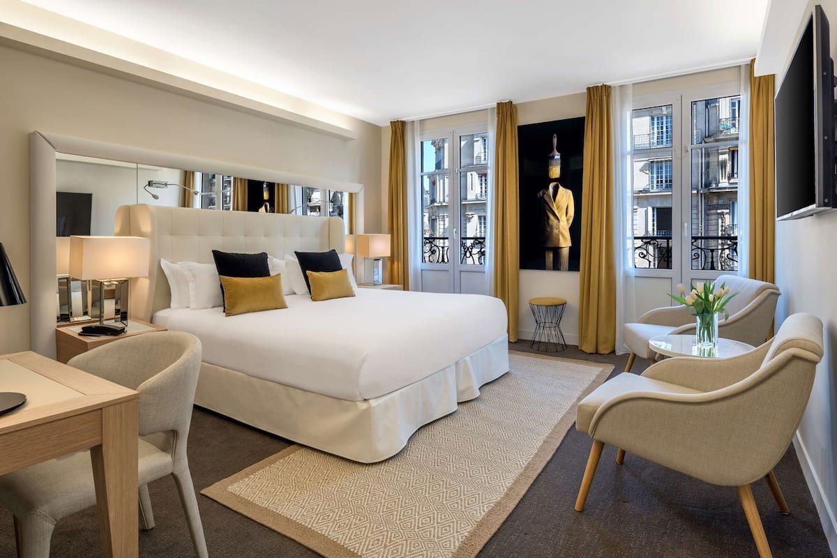 Premium bedding, minibar, in-room safe, desk