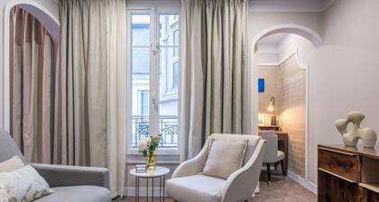 Hotel Camille Paris Gare de Lyon, Tapestry Collection by Hilton