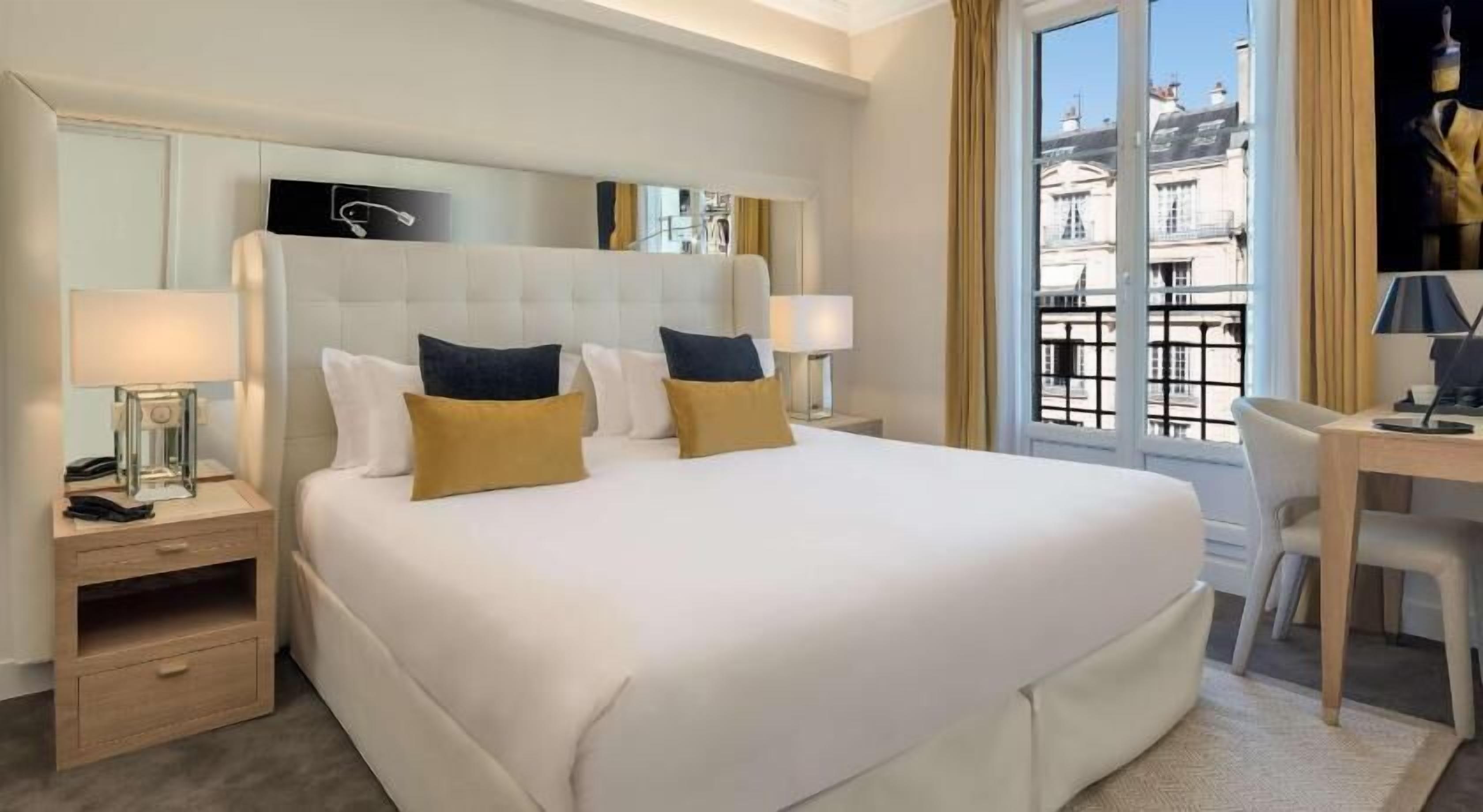 Premium bedding, minibar, in-room safe, desk