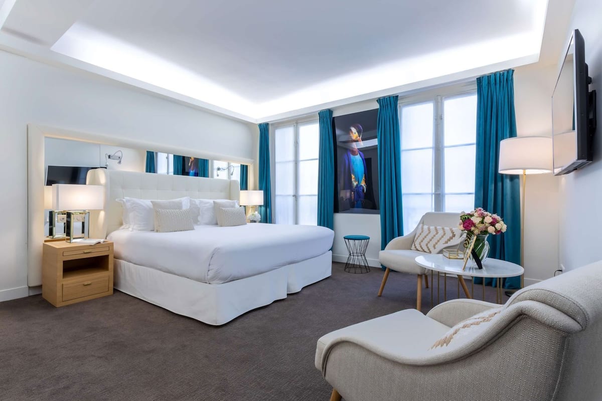Premium bedding, minibar, in-room safe, desk