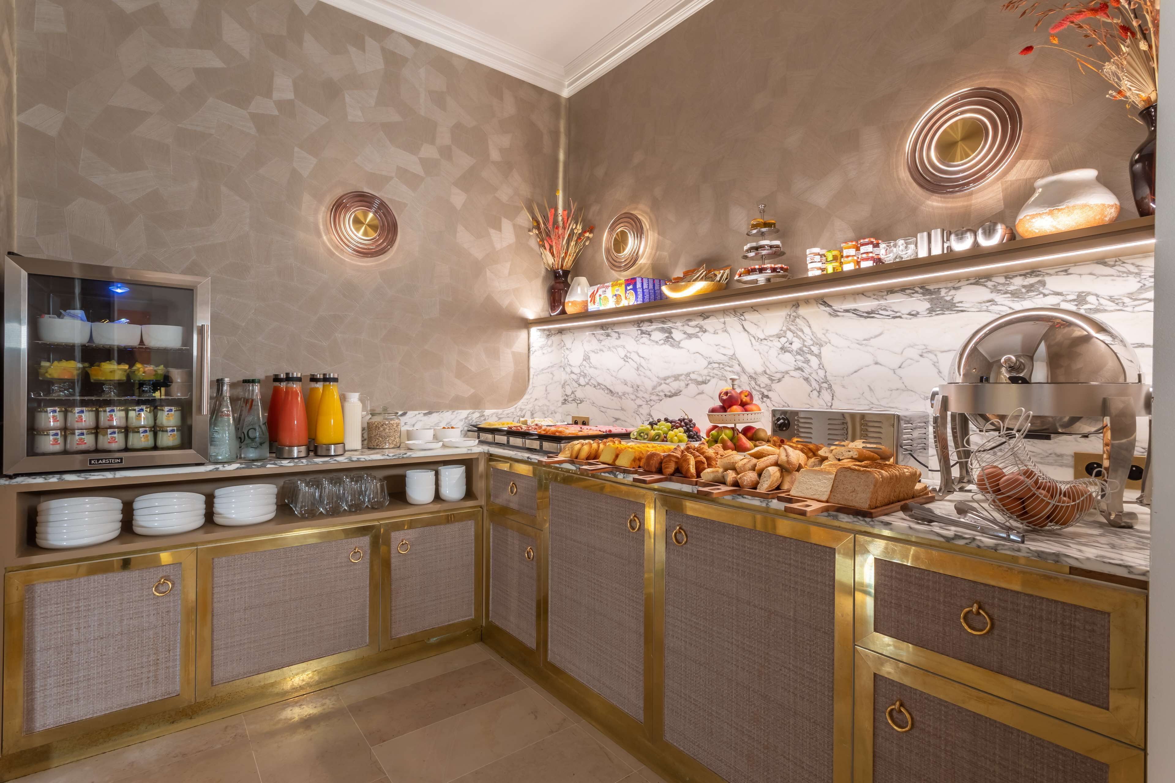 daily continental breakfast (eur 20 per person)