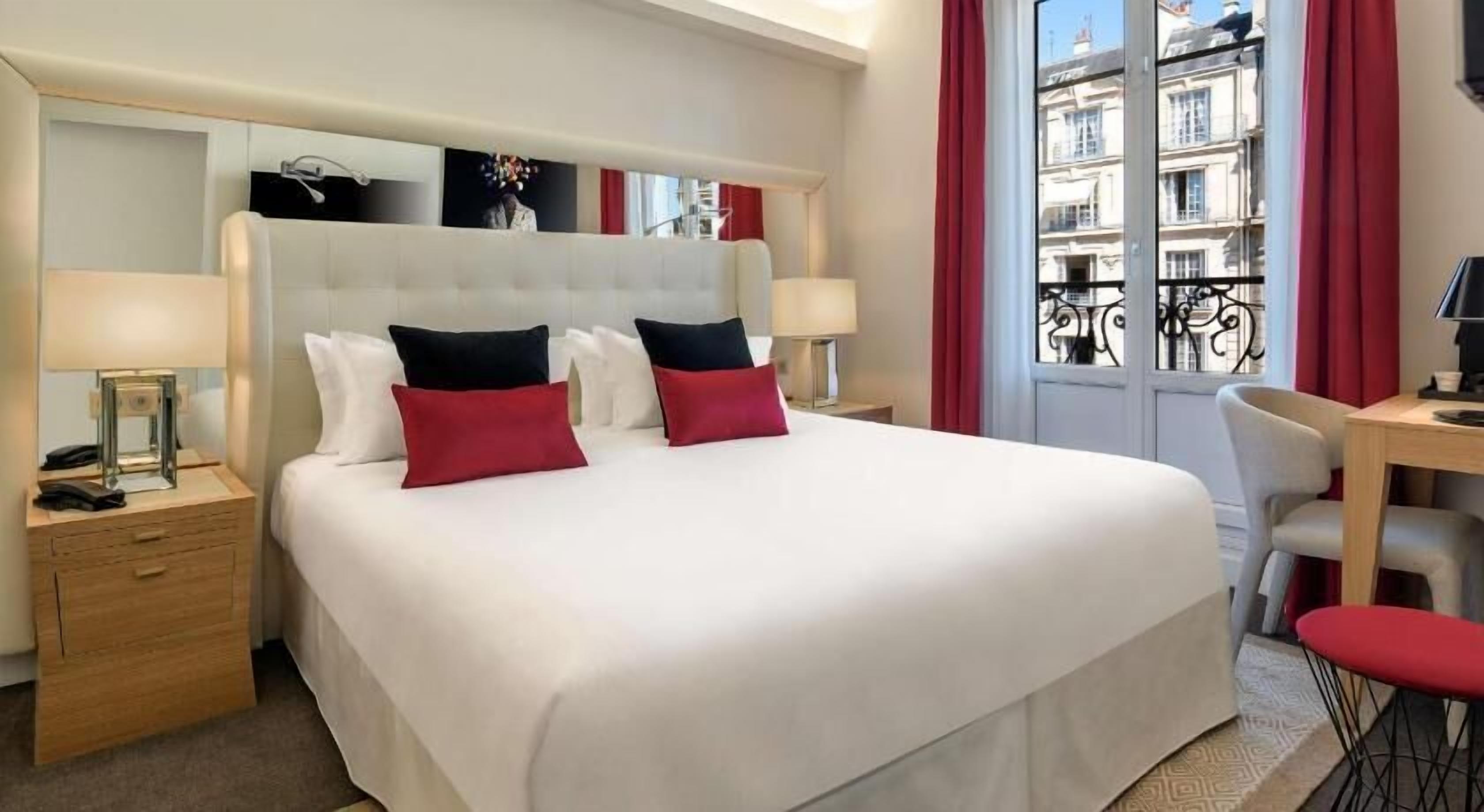 Premium bedding, minibar, in-room safe, desk