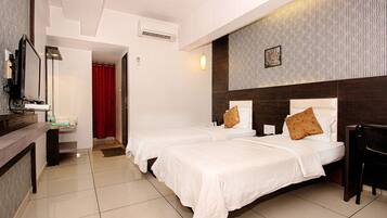 1 bedroom, premium bedding, desk, iron/ironing board