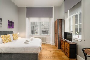 Studio | Silitysrauta/-lauta, vauvan matkasänky, ilmainen Wi-Fi, vuodevaatteet