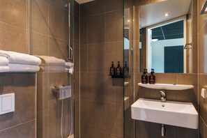 Free toiletries, towels, soap, shampoo