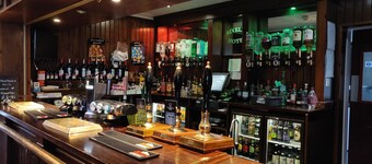 ริฟลิน โรงแรม บาร์ แอนด์ เรสเตอรองต์