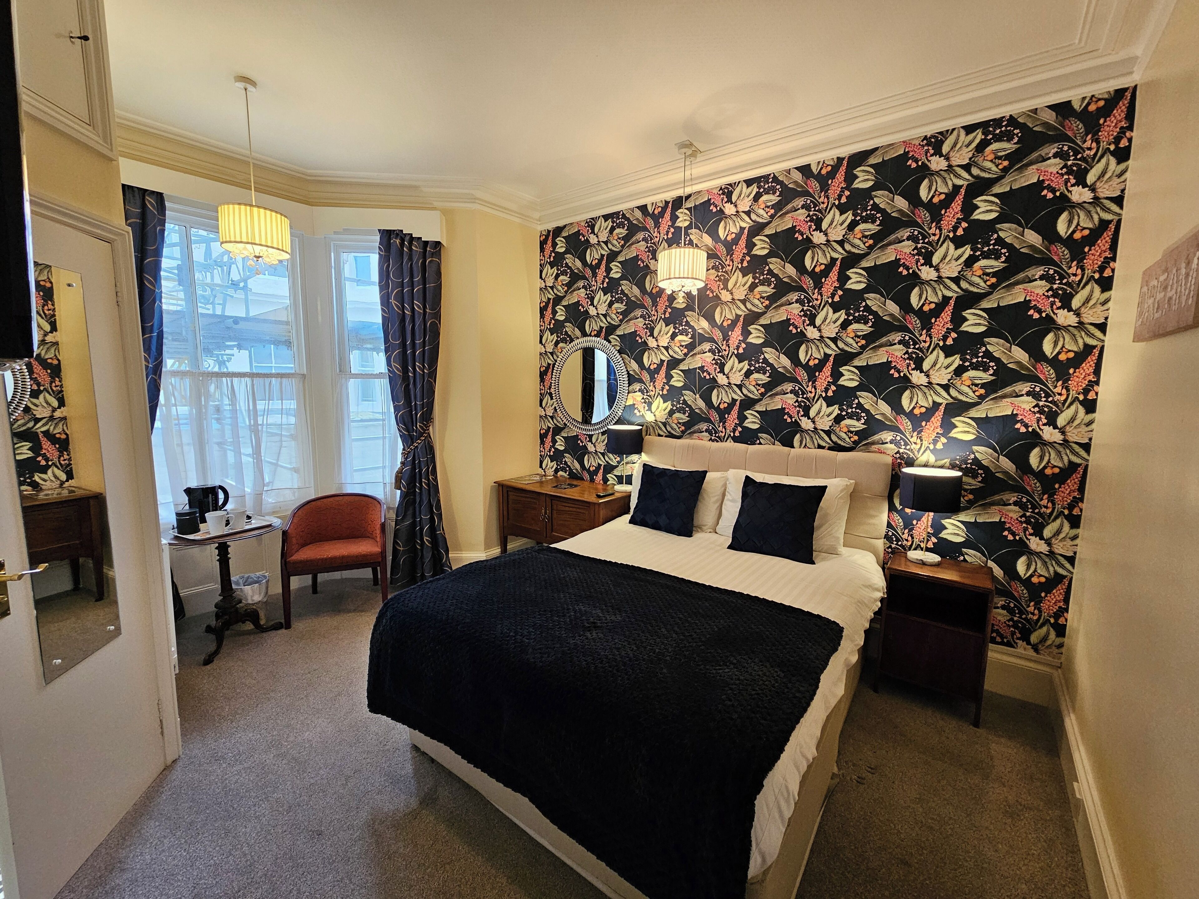 Dobbeltrom – superior | Strykejern/-brett og sengetøy