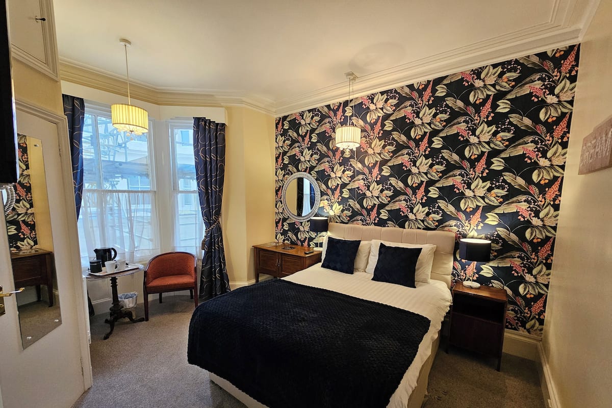 Dobbeltrom – superior | Strykejern/-brett og sengetøy