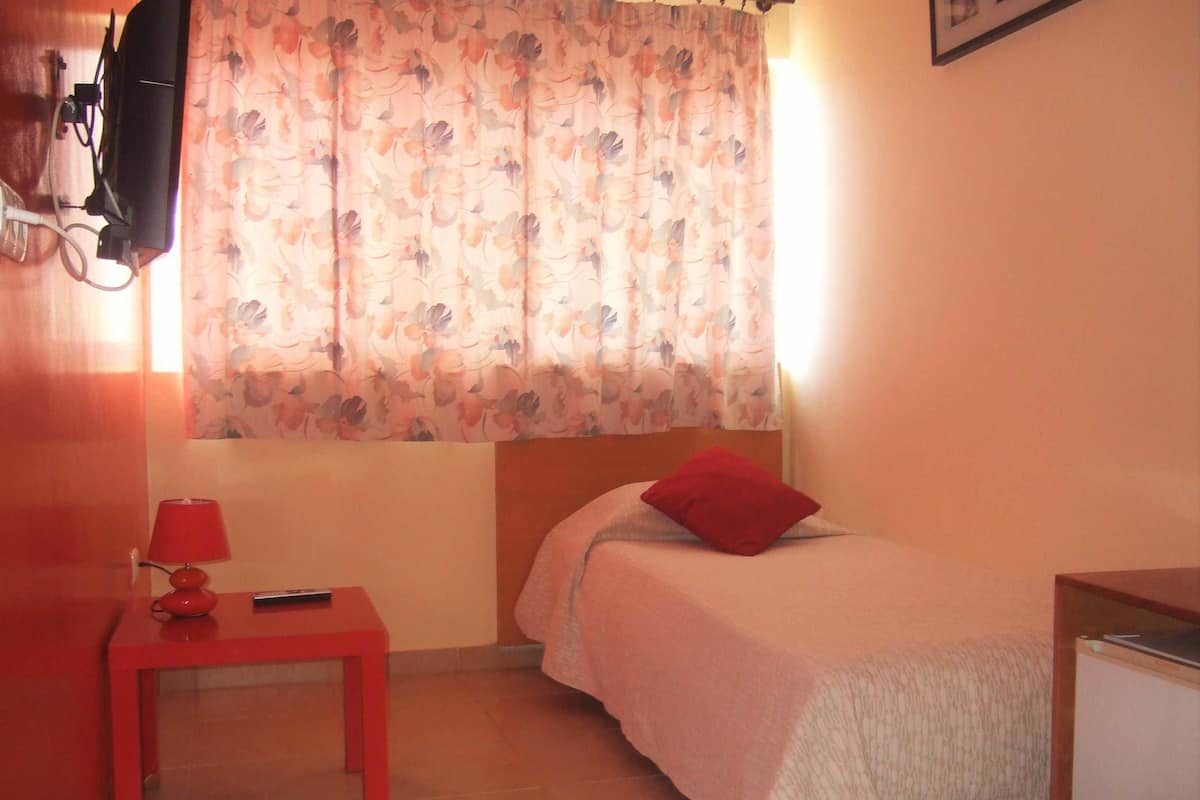 Soundproofing, rollaway beds, bed sheets