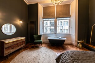 Editors apartments, luxury one bedroom | Odadan manzara