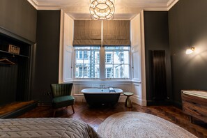 Editors apartments, luxury one bedroom | Egyptian cotton sheets, premium bedding, laptop workspace