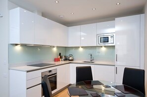 Superior Apartment, 2 Bedrooms | Private kitchen