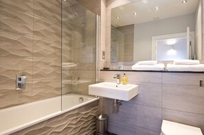 Superior Apartment, 2 Bedrooms | Bathroom | Free toiletries, hair dryer, towels