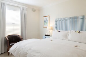 1 bedroom, Egyptian cotton sheets, premium bedding, pillowtop beds - Auberge Daniella (Franschhoek)