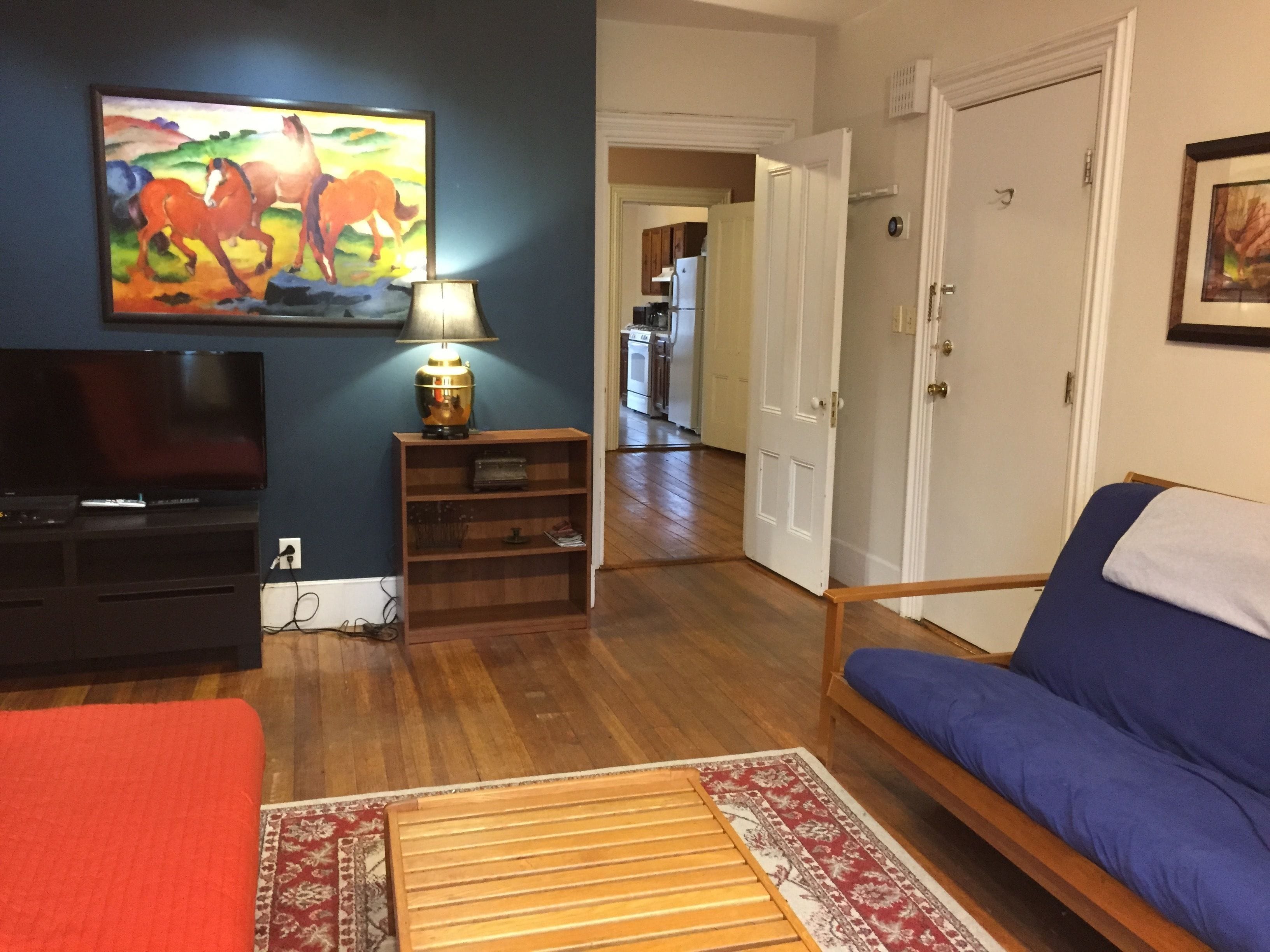 Apartemen, 1 kamar tidur, dapur | Area keluarga | TV layar datar