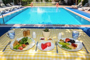 Tägliches kontinentales Frühstück gegen Gebühr