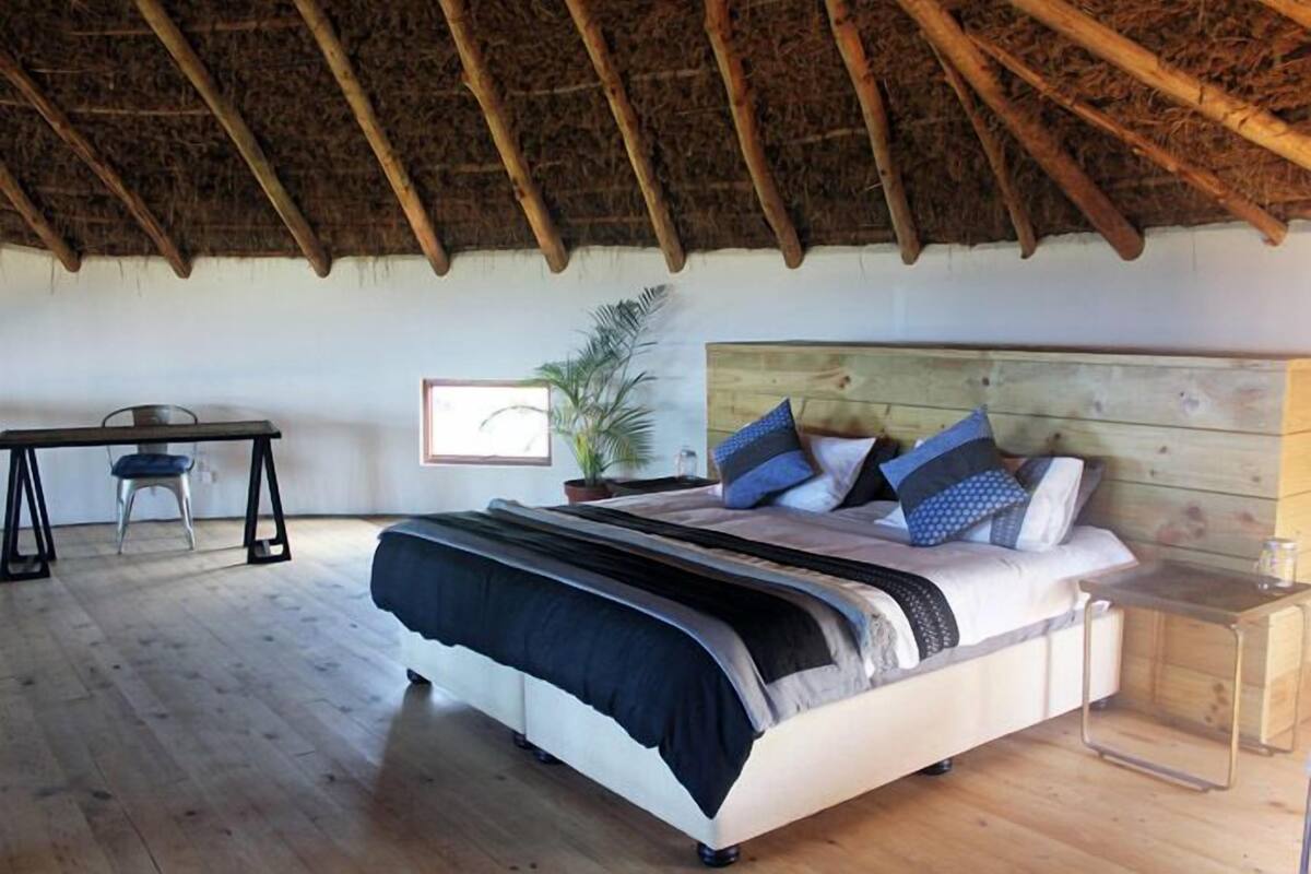 Luxury Family/Honeymoon Rondavel | Premium bedding