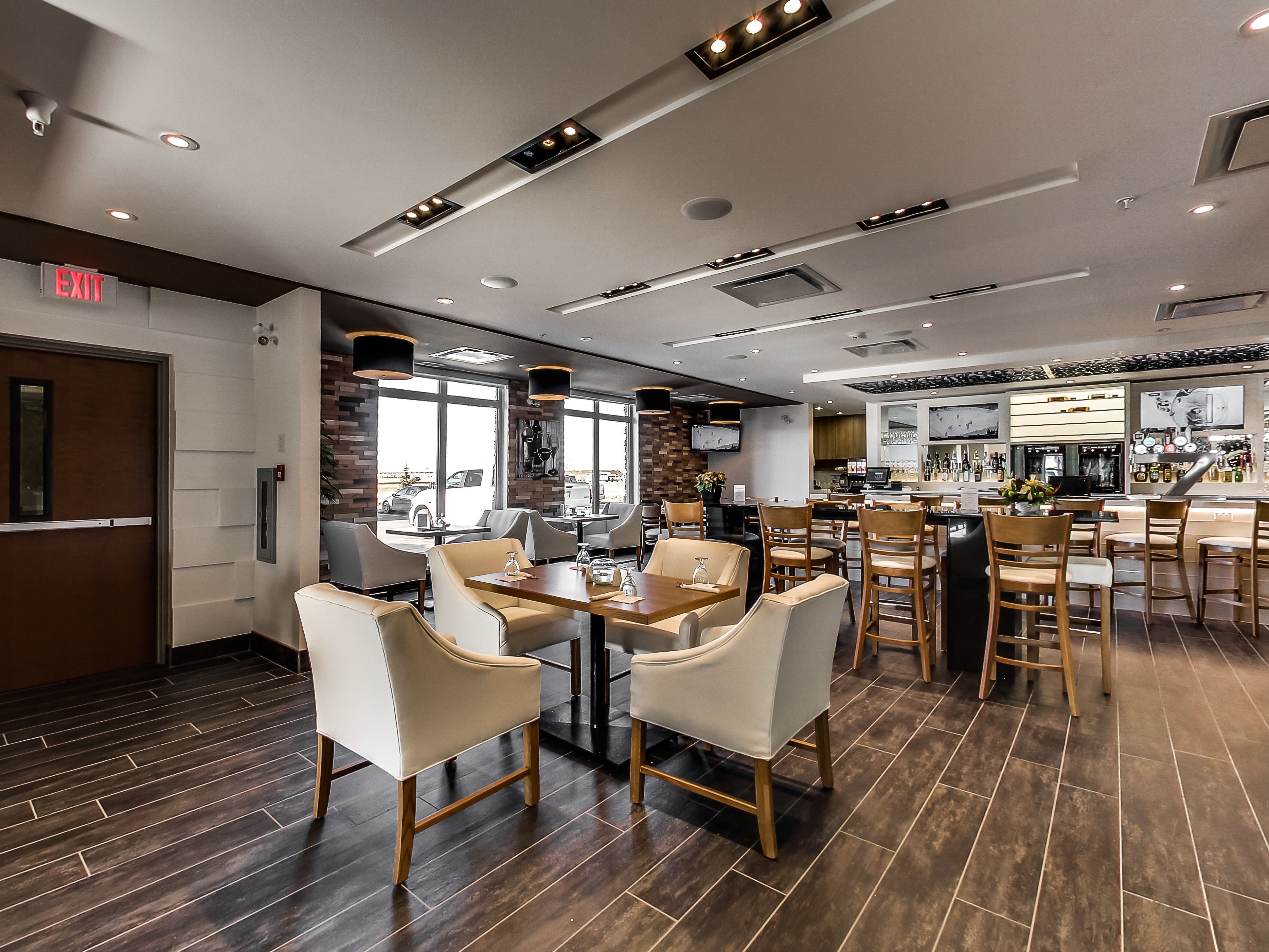 breakfast, lunch, dinner served; southern cuisine