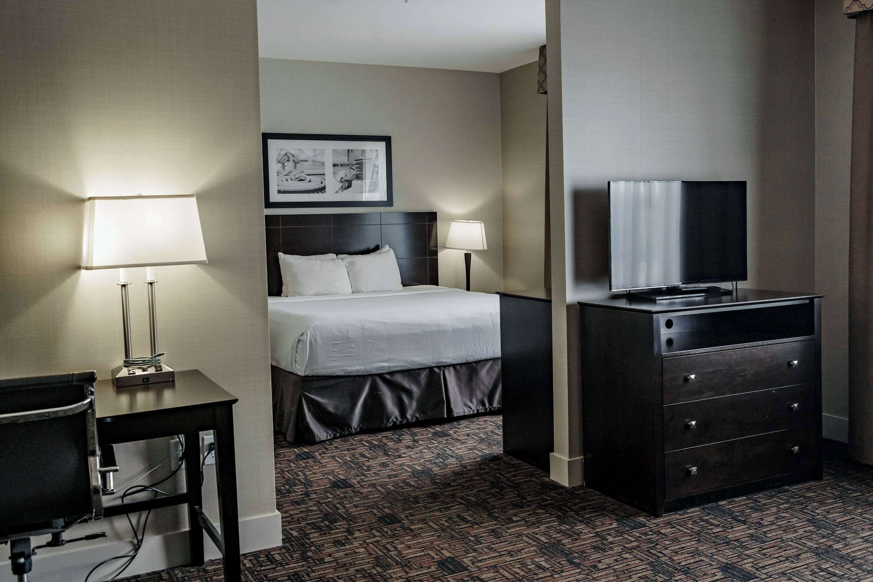 studio suite, 1 king bed with sofa bed, non smoking | egyptian cotton sheets, premium bedding, in-room safe, blackout curtains